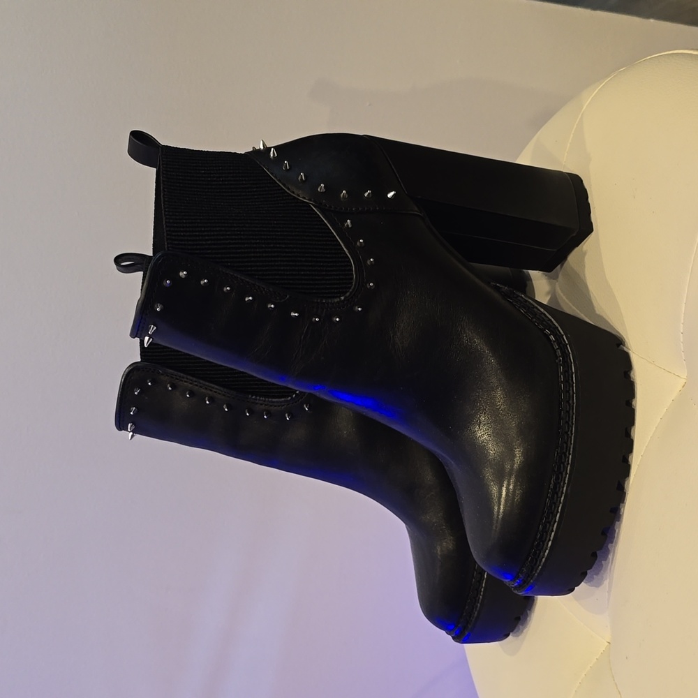 GIANNI Bini Raanta Studded Spiked Lug Sole Platform Boots Heel Black 9 1/2 or 8 - Picture 3 of 7